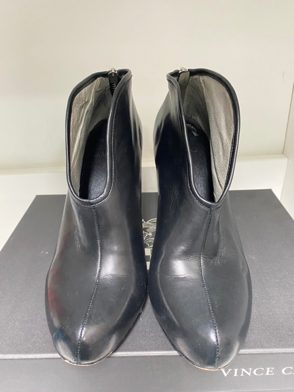 Vince Camuto, size 8, ankle booties